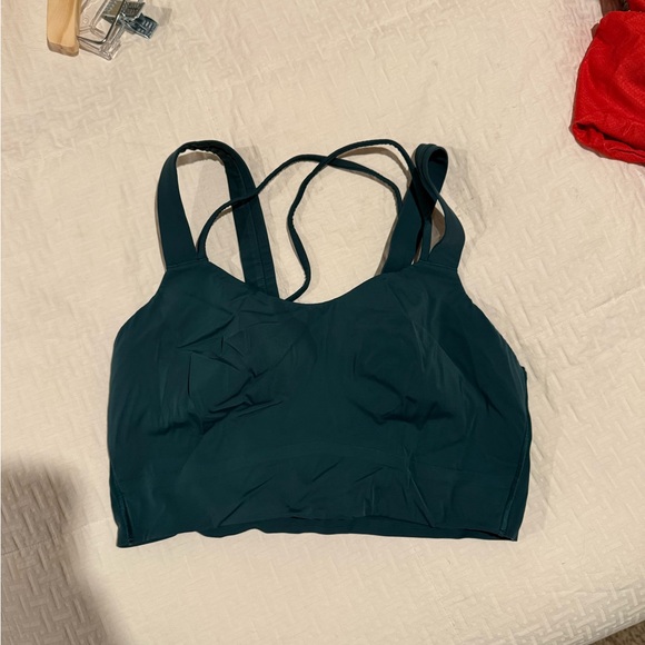 Lululemon like a cloud d/dd bra size 4 - Picture 2 of 2
